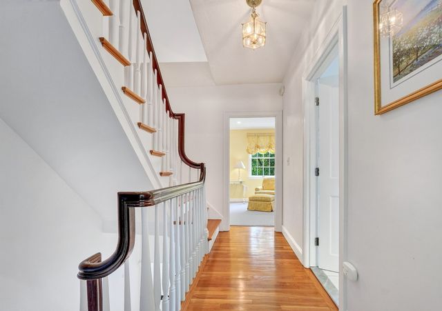 96 Sweetwater Ave 9, Bedford, MA 01730