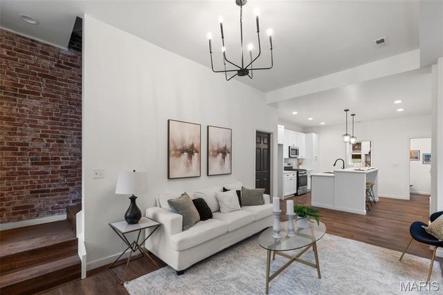 3332 Wisconsin Avenue, St Louis, MO 63118