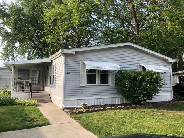 608 Holly Court, Jonesville, MI 49250