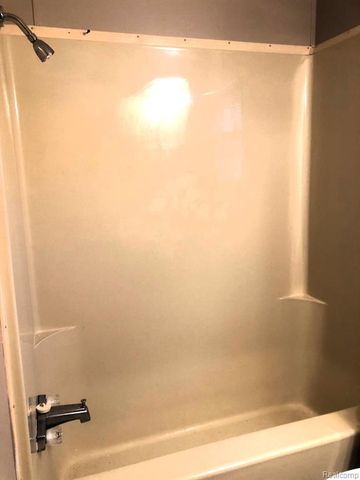608 Holly Court, Jonesville, MI 49250