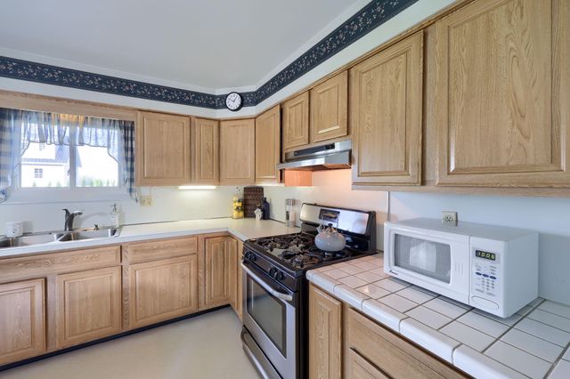 974 HERMOSA AVE, Lancaster, PA 17601