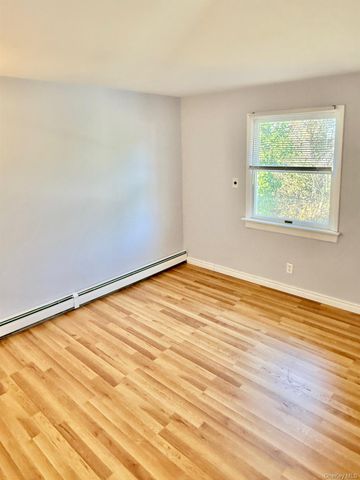 10 Revere Road, Port Washington, NY 11050