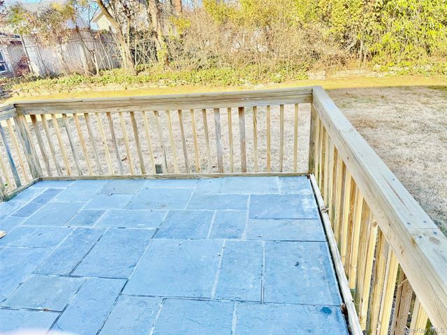 10 Revere Road, Port Washington, NY 11050