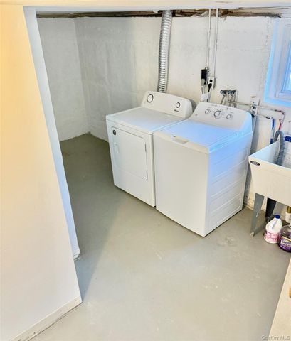 10 Revere Road, Port Washington, NY 11050