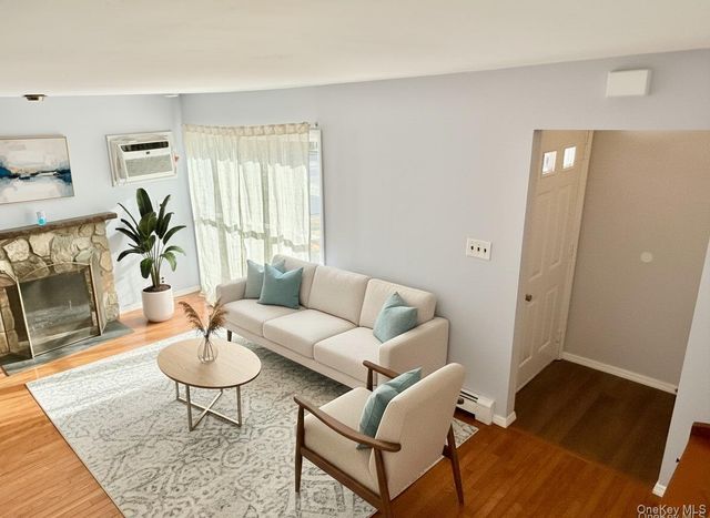 10 Revere Road, Port Washington, NY 11050