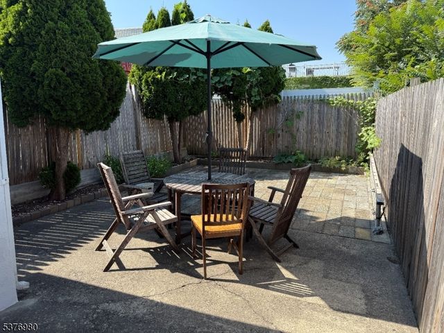 165 Lincoln St, Jersey City, NJ 07307