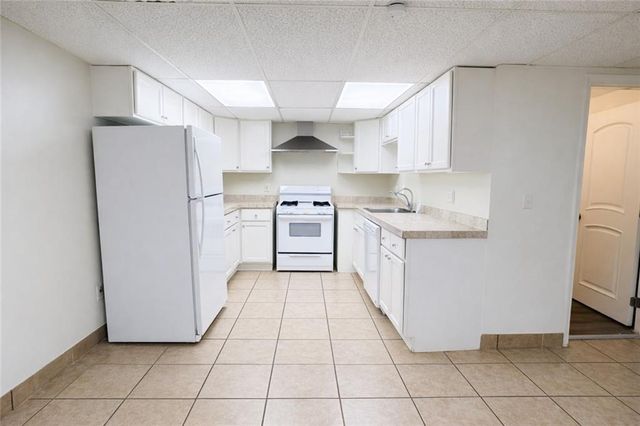 220 Sandy Springs Place D, Atlanta, GA 30328