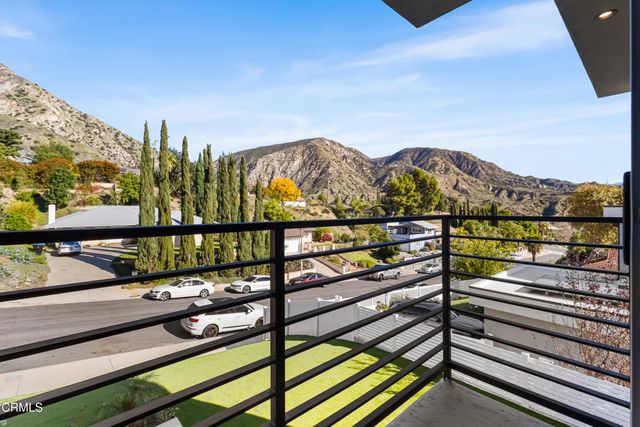 13903 Graber Avenue, Sylmar, CA 91342