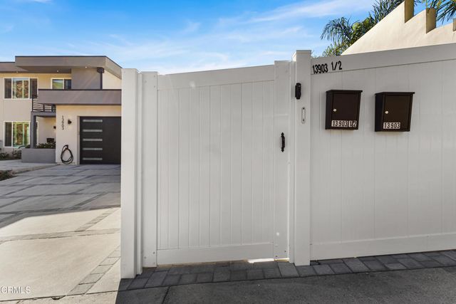 13903 Graber Avenue, Sylmar, CA 91342