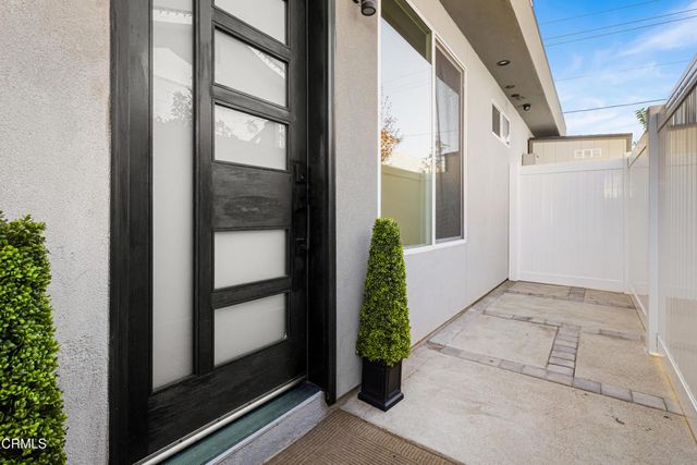 13903 Graber Avenue, Sylmar, CA 91342