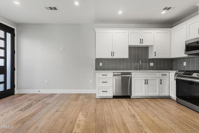 13903 Graber Avenue, Sylmar, CA 91342