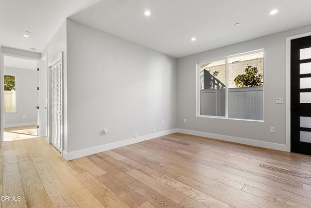 13903 Graber Avenue, Sylmar, CA 91342