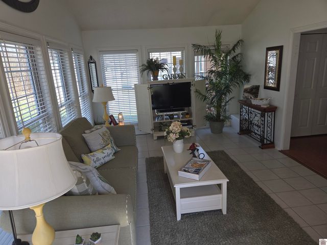 901 Aspen Way, Paducah, KY 42003