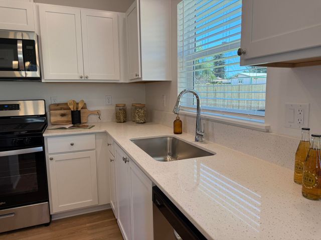 603 NE Arnold Street 175, Madras, OR 97741