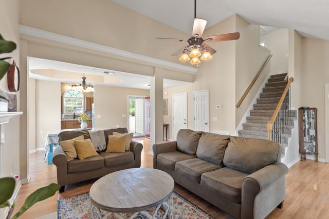 102 Williamsburg Dr, White House, TN 37188