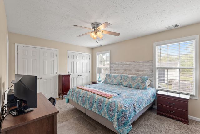 102 Williamsburg Dr, White House, TN 37188