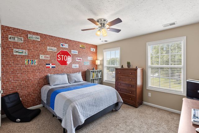 102 Williamsburg Dr, White House, TN 37188