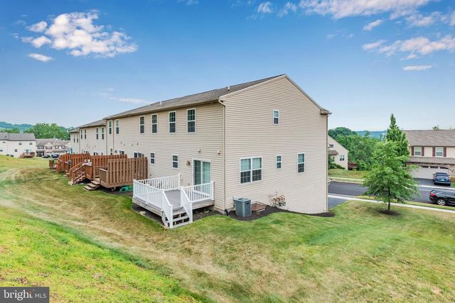 324 WEATHERSTONE DR, New Cumberland, PA 17070