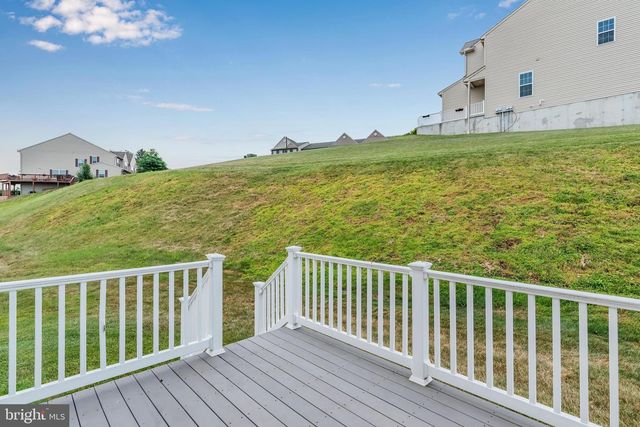 324 WEATHERSTONE DR, New Cumberland, PA 17070