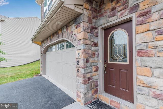 324 WEATHERSTONE DR, New Cumberland, PA 17070