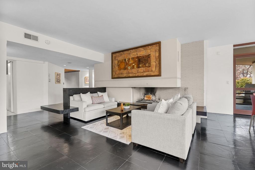 Image 13 of property listing at 51 CROSBY BROWN RD, Gladwyne, PA 19035