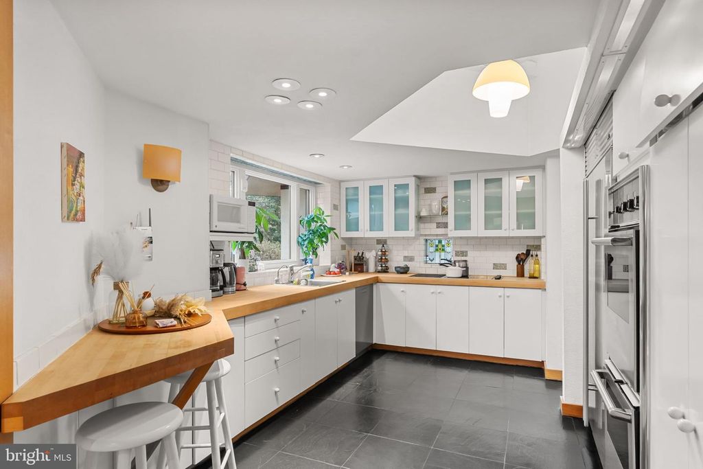 Image 18 of property listing at 51 CROSBY BROWN RD, Gladwyne, PA 19035