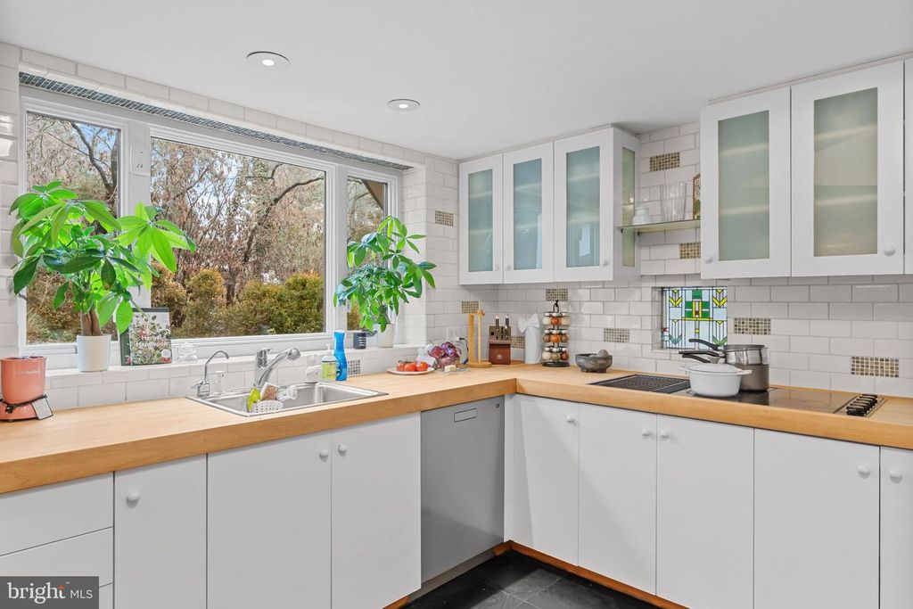 Image 20 of property listing at 51 CROSBY BROWN RD, Gladwyne, PA 19035