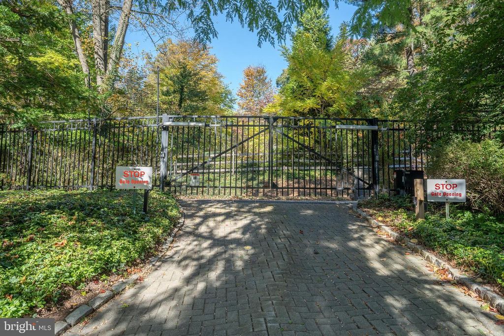 Image 3 of property listing at 51 CROSBY BROWN RD, Gladwyne, PA 19035