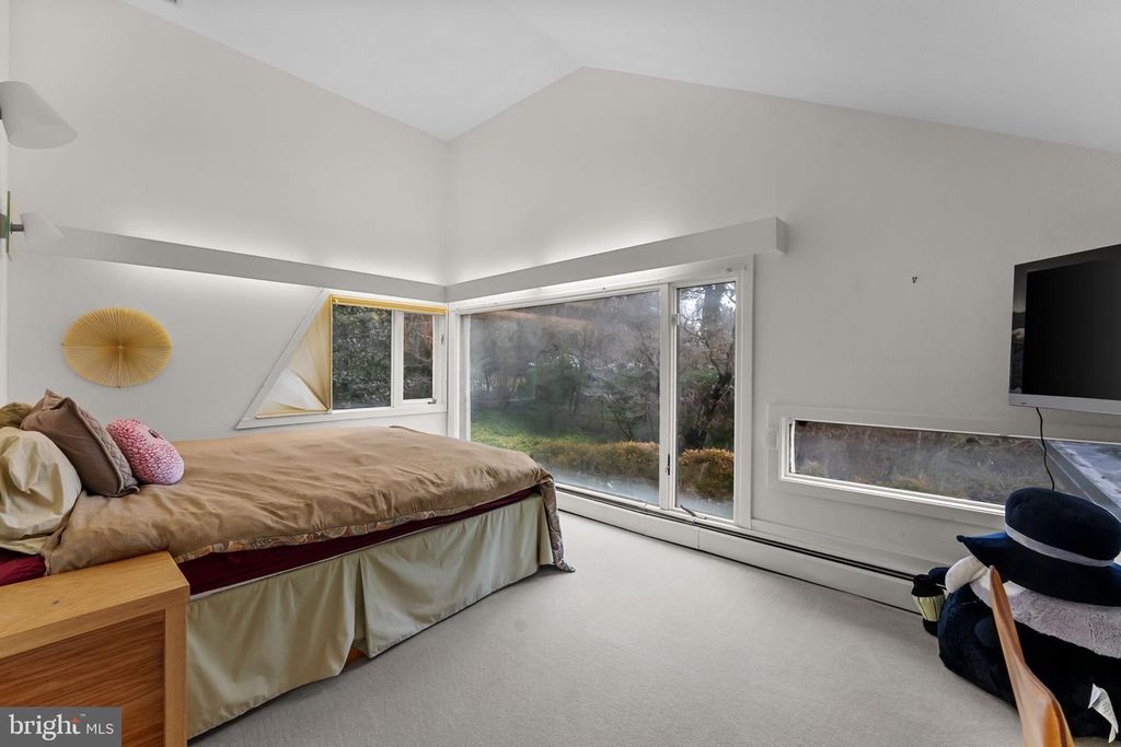 Image 31 of property listing at 51 CROSBY BROWN RD, Gladwyne, PA 19035