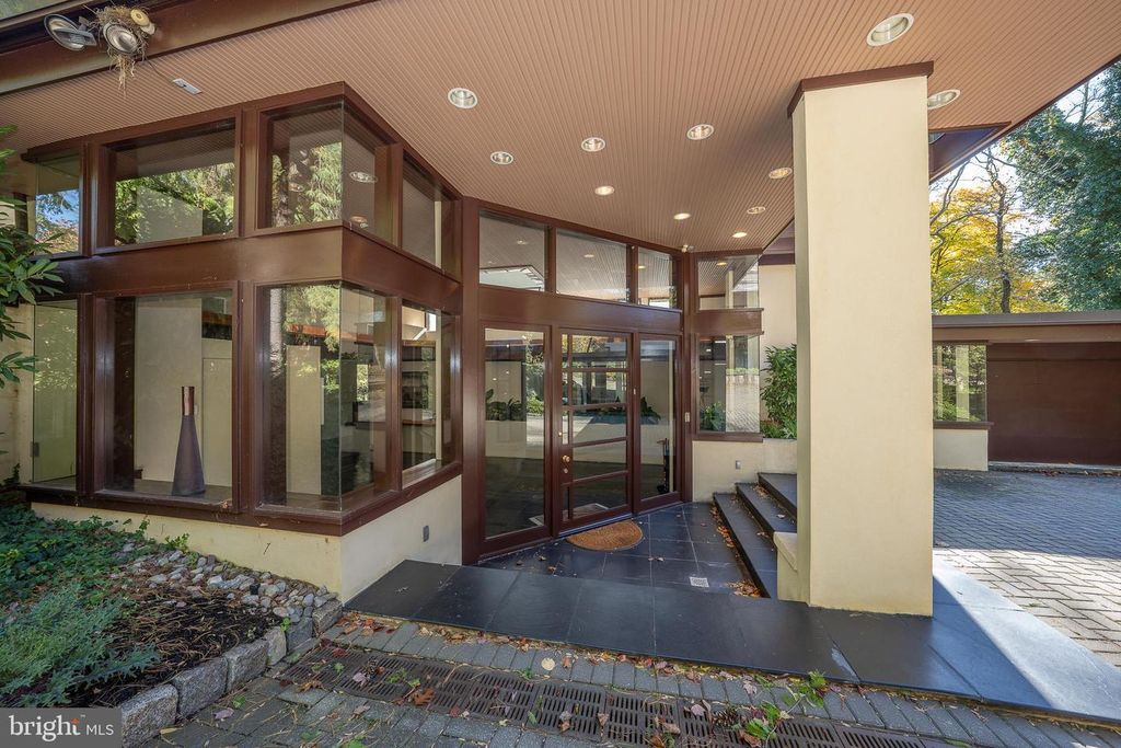 Image 6 of property listing at 51 CROSBY BROWN RD, Gladwyne, PA 19035