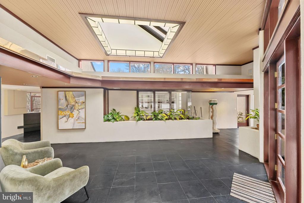 Image 8 of property listing at 51 CROSBY BROWN RD, Gladwyne, PA 19035