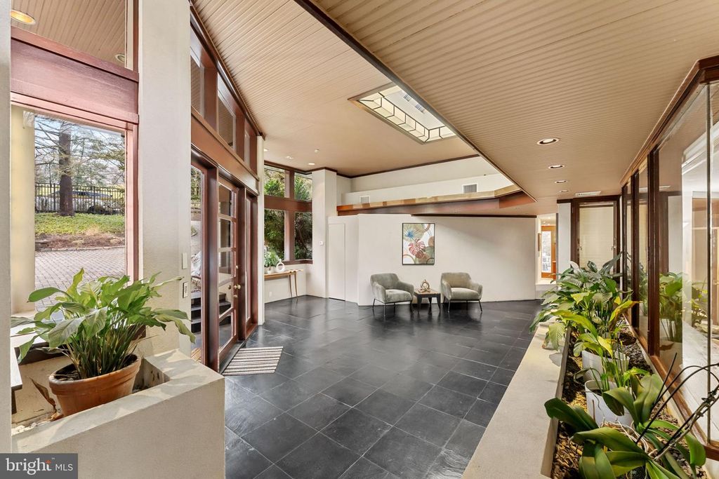 Image 9 of property listing at 51 CROSBY BROWN RD, Gladwyne, PA 19035