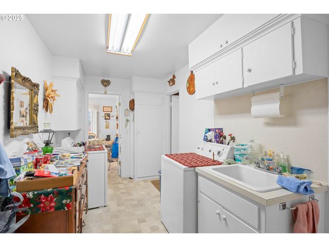 2277 COUGAR CREEK Rd, Oakland, OR 97462