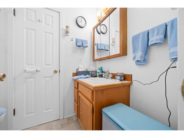 2277 COUGAR CREEK Rd, Oakland, OR 97462