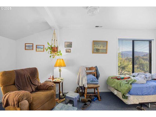 2277 COUGAR CREEK Rd, Oakland, OR 97462