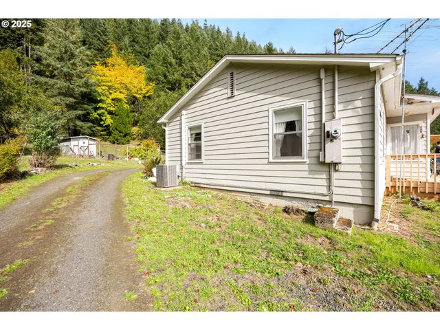 2277 COUGAR CREEK Rd, Oakland, OR 97462