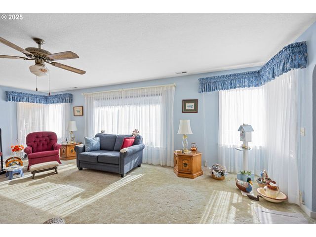 2277 COUGAR CREEK Rd, Oakland, OR 97462