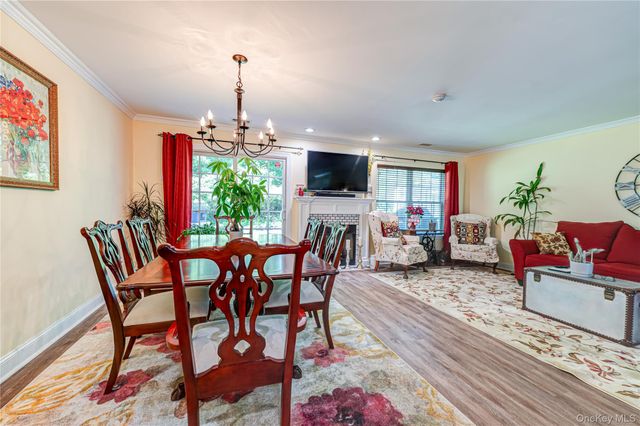 806 Sara Circle, Port Jefferson Station, NY 11776