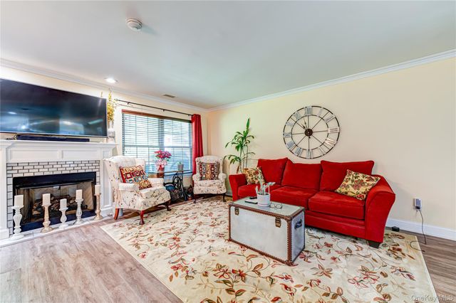 806 Sara Circle, Port Jefferson Station, NY 11776