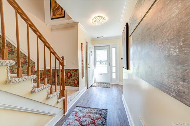 806 Sara Circle, Port Jefferson Station, NY 11776
