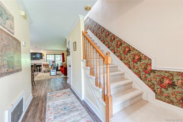 806 Sara Circle, Port Jefferson Station, NY 11776