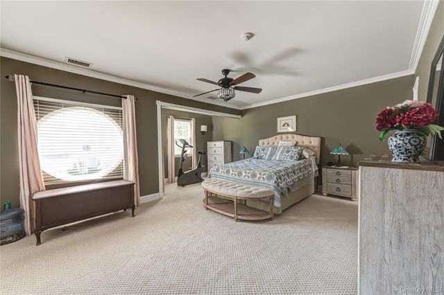 806 Sara Circle, Port Jefferson Station, NY 11776