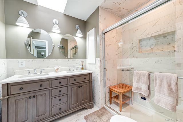 806 Sara Circle, Port Jefferson Station, NY 11776