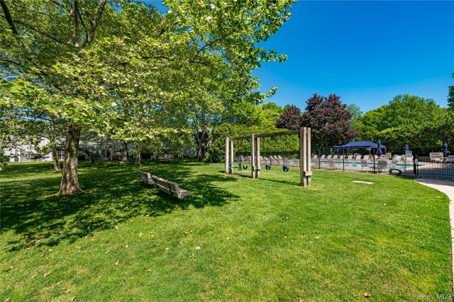 806 Sara Circle, Port Jefferson Station, NY 11776