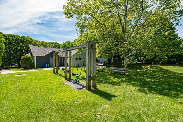 806 Sara Circle, Port Jefferson Station, NY 11776