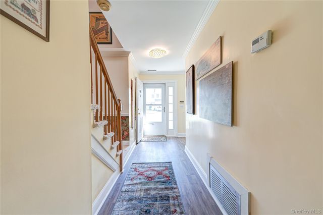 806 Sara Circle, Port Jefferson Station, NY 11776