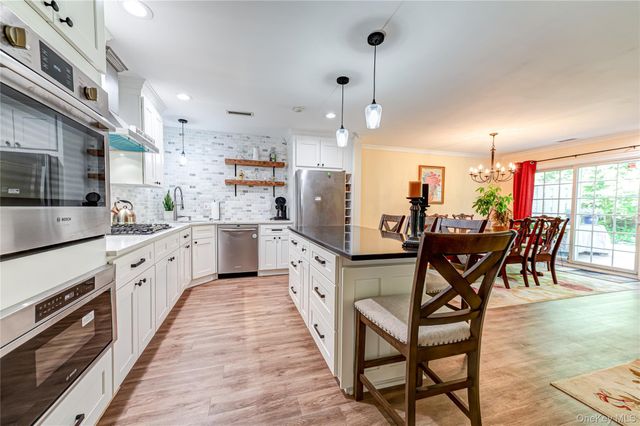 806 Sara Circle, Port Jefferson Station, NY 11776