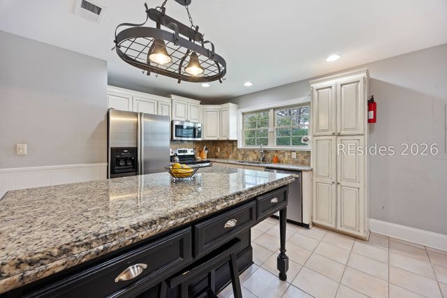 8 Sundew Ct, Hilton Head Island, SC 29926