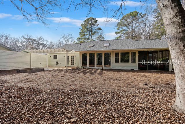 8 Sundew Ct, Hilton Head Island, SC 29926