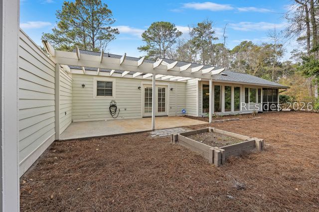 8 Sundew Ct, Hilton Head Island, SC 29926